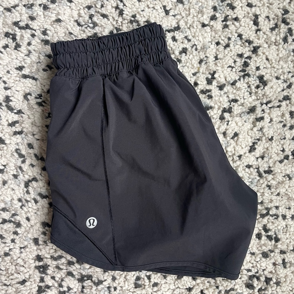 Lululemon Hotty Hot Lined Short 2.5”
